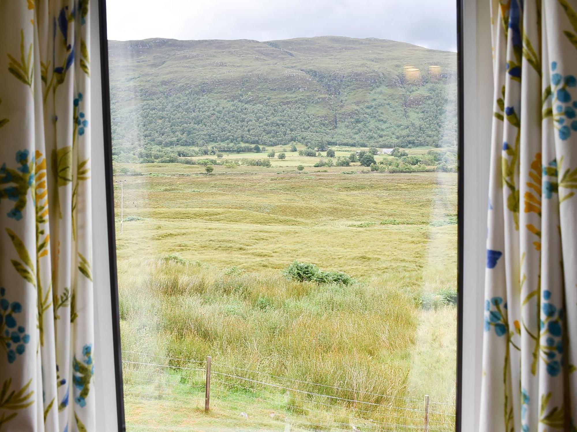 Carron View Villa Strathcarron Exterior photo
